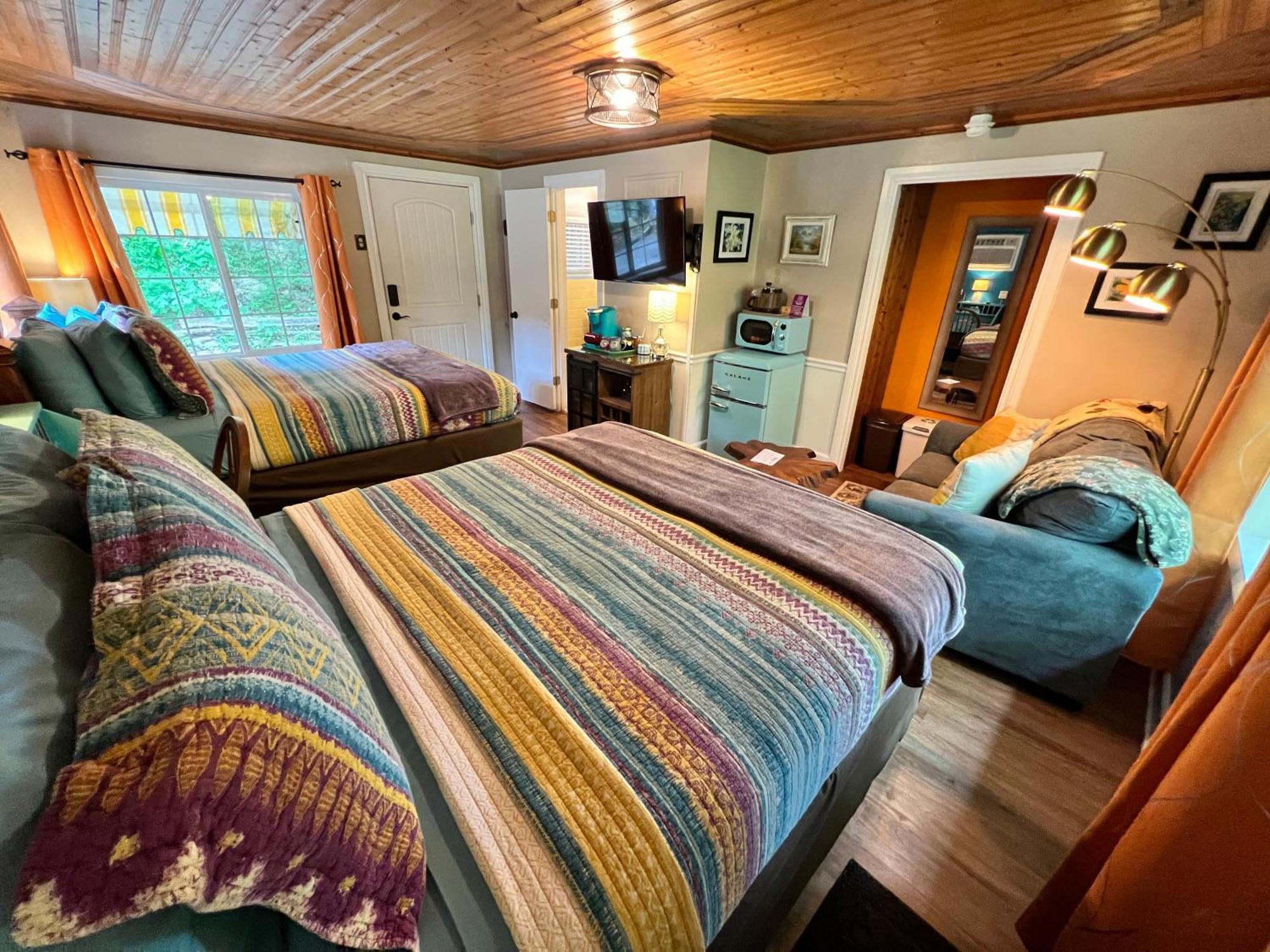 Sherwood Court Cottages & Guest Rooms Eureka Springs Exterior photo