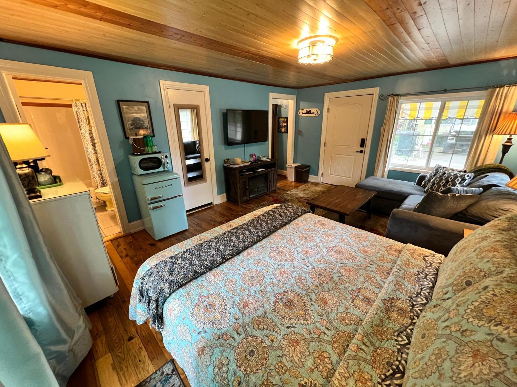 Sherwood Court Cottages & Guest Rooms Eureka Springs Exterior photo