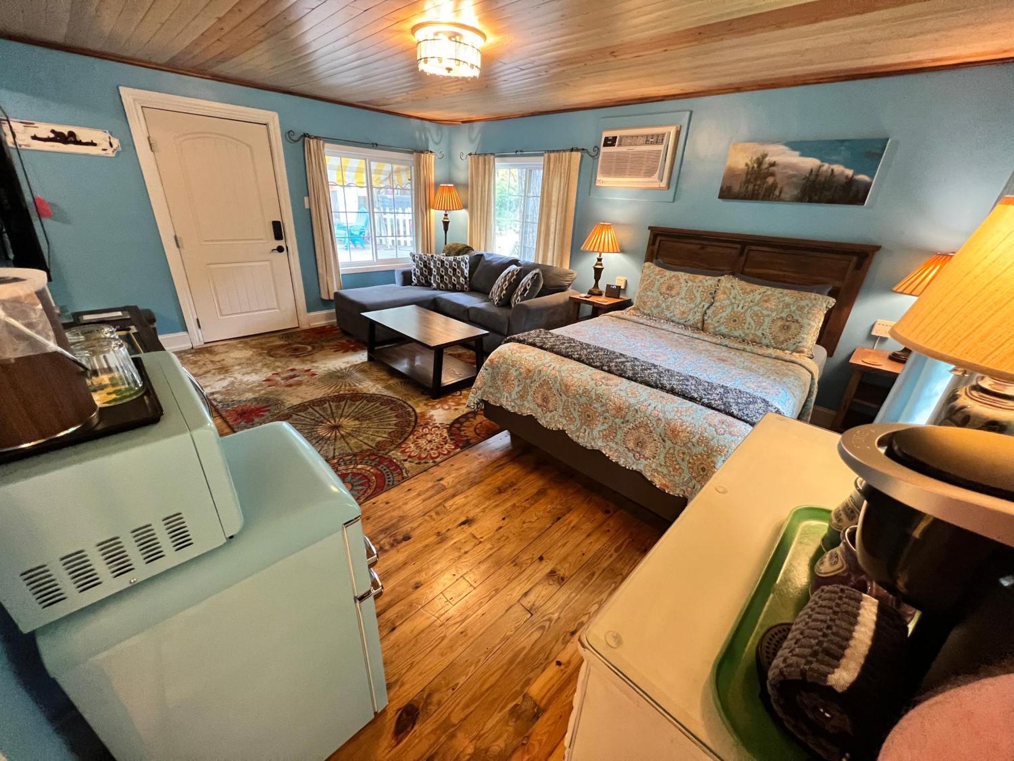 Sherwood Court Cottages & Guest Rooms Eureka Springs Exterior photo