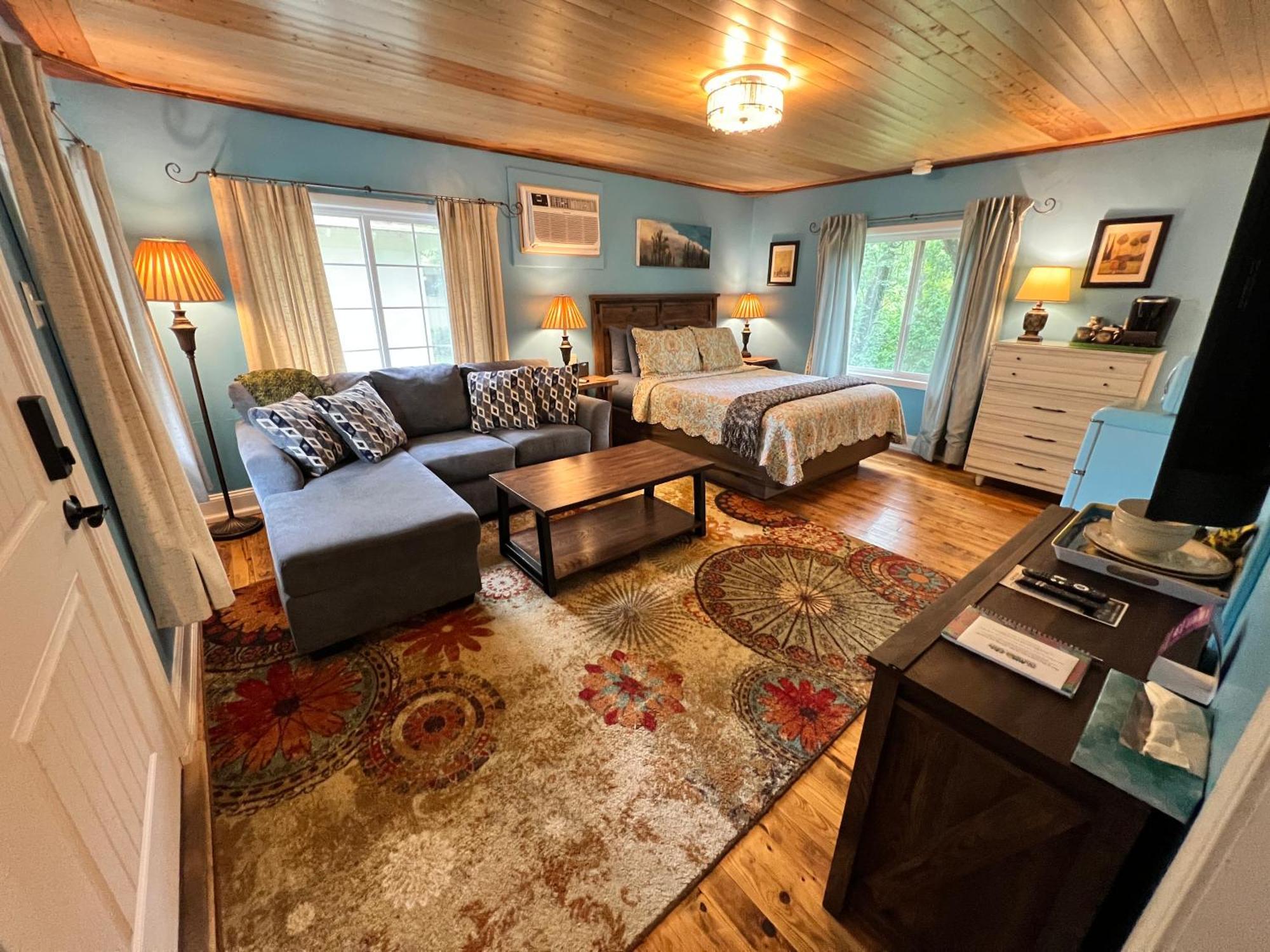 Sherwood Court Cottages & Guest Rooms Eureka Springs Exterior photo