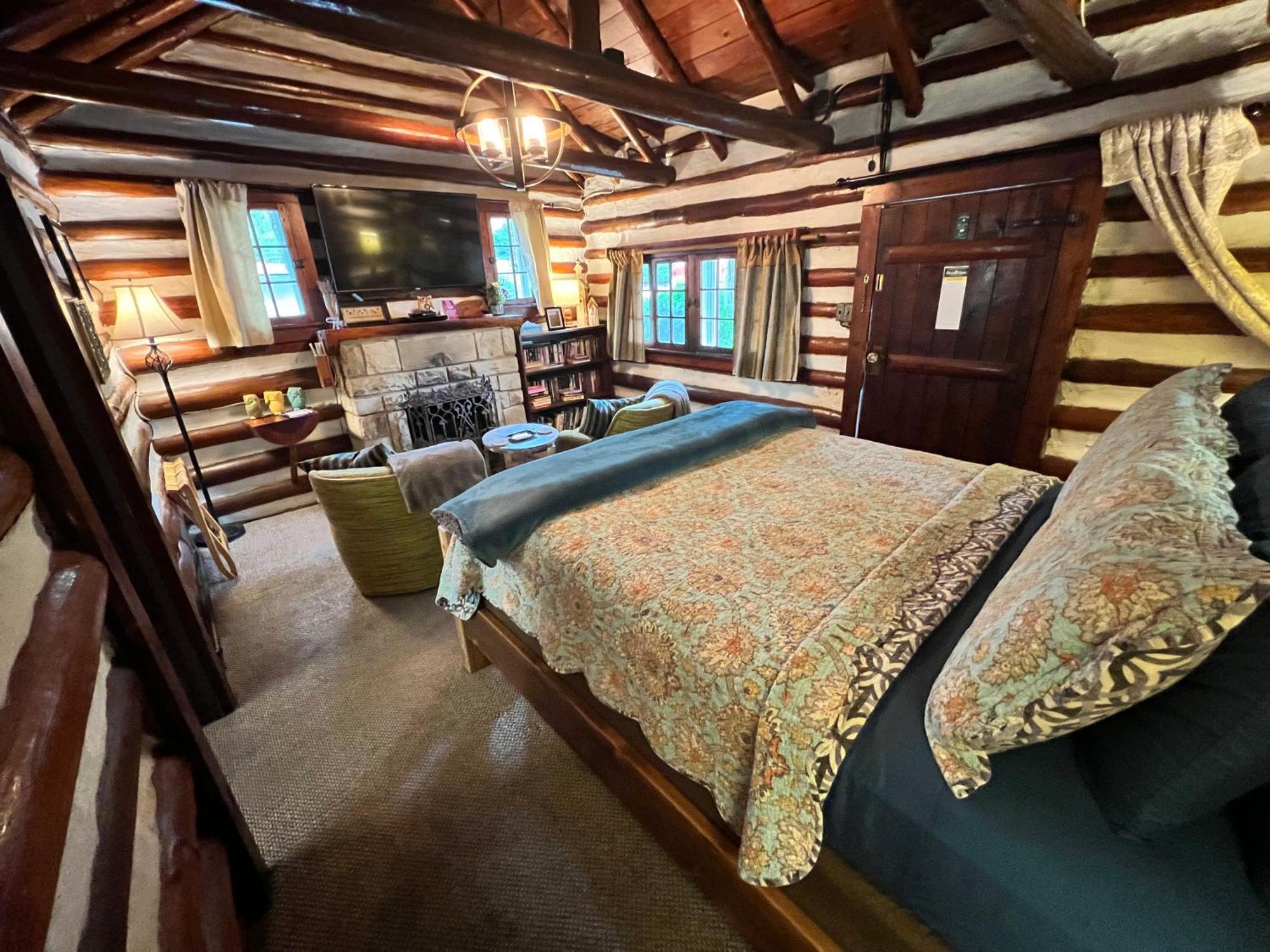Sherwood Court Cottages & Guest Rooms Eureka Springs Exterior photo