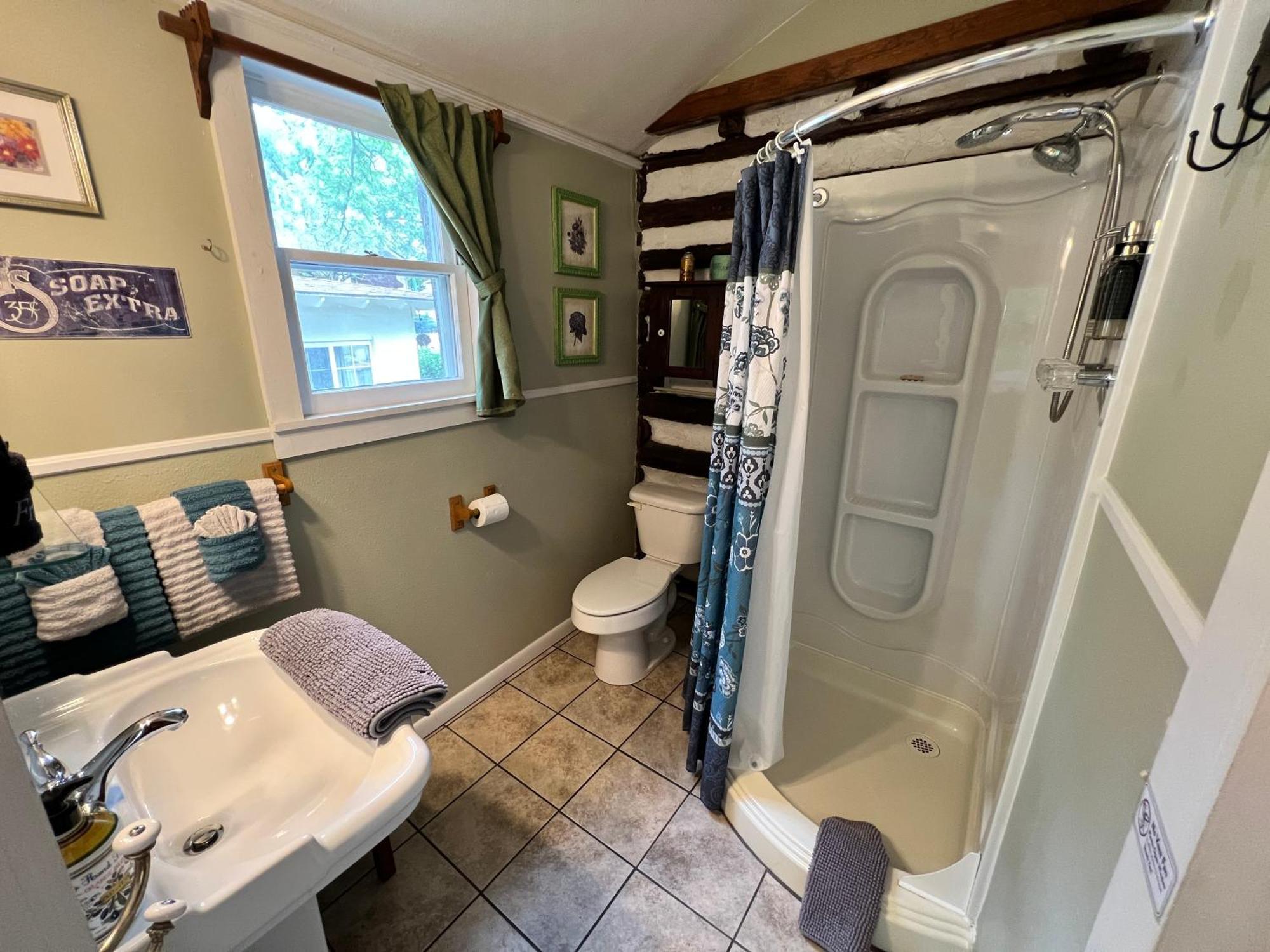 Sherwood Court Cottages & Guest Rooms Eureka Springs Exterior photo