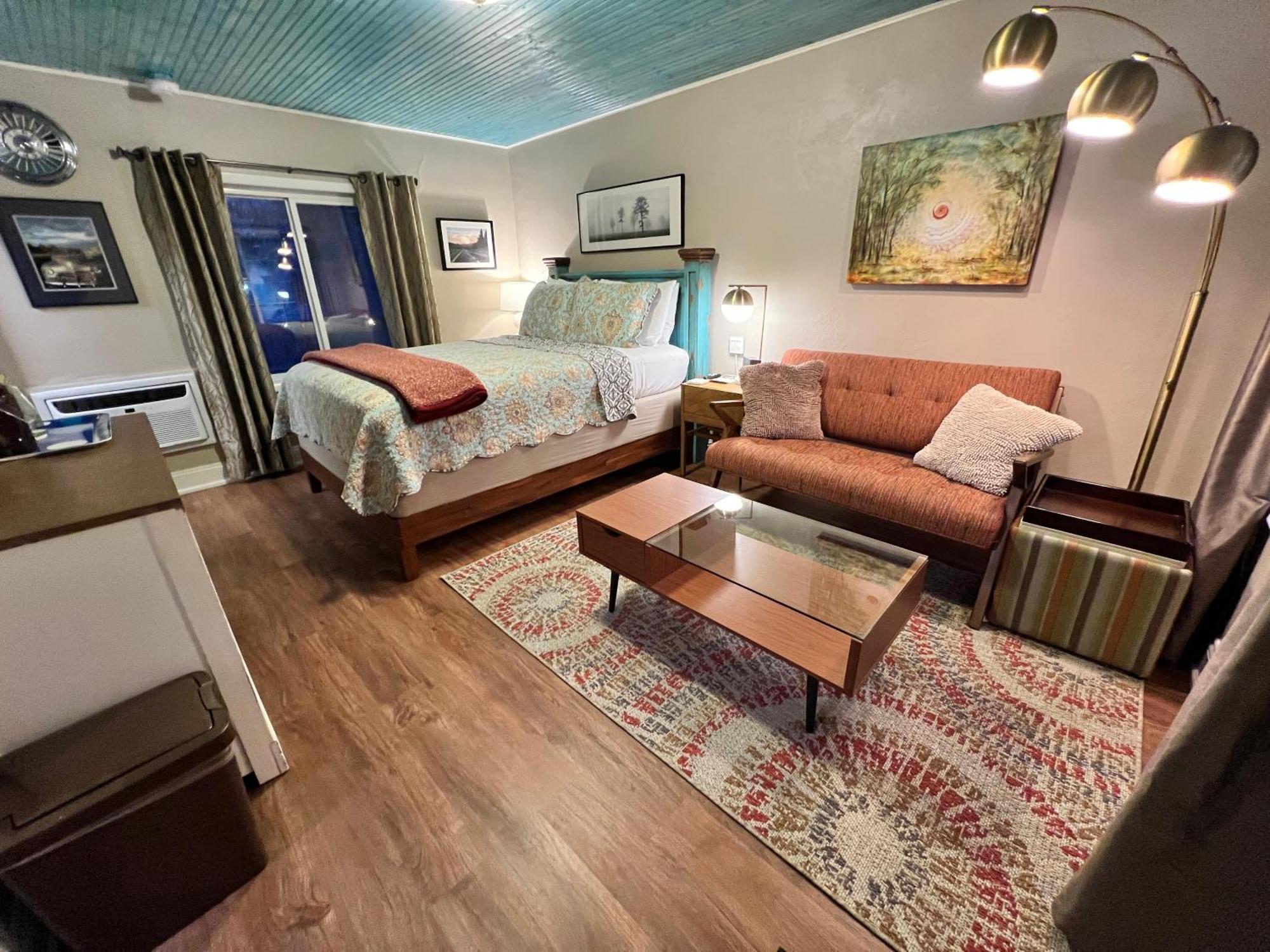 Sherwood Court Cottages & Guest Rooms Eureka Springs Exterior photo