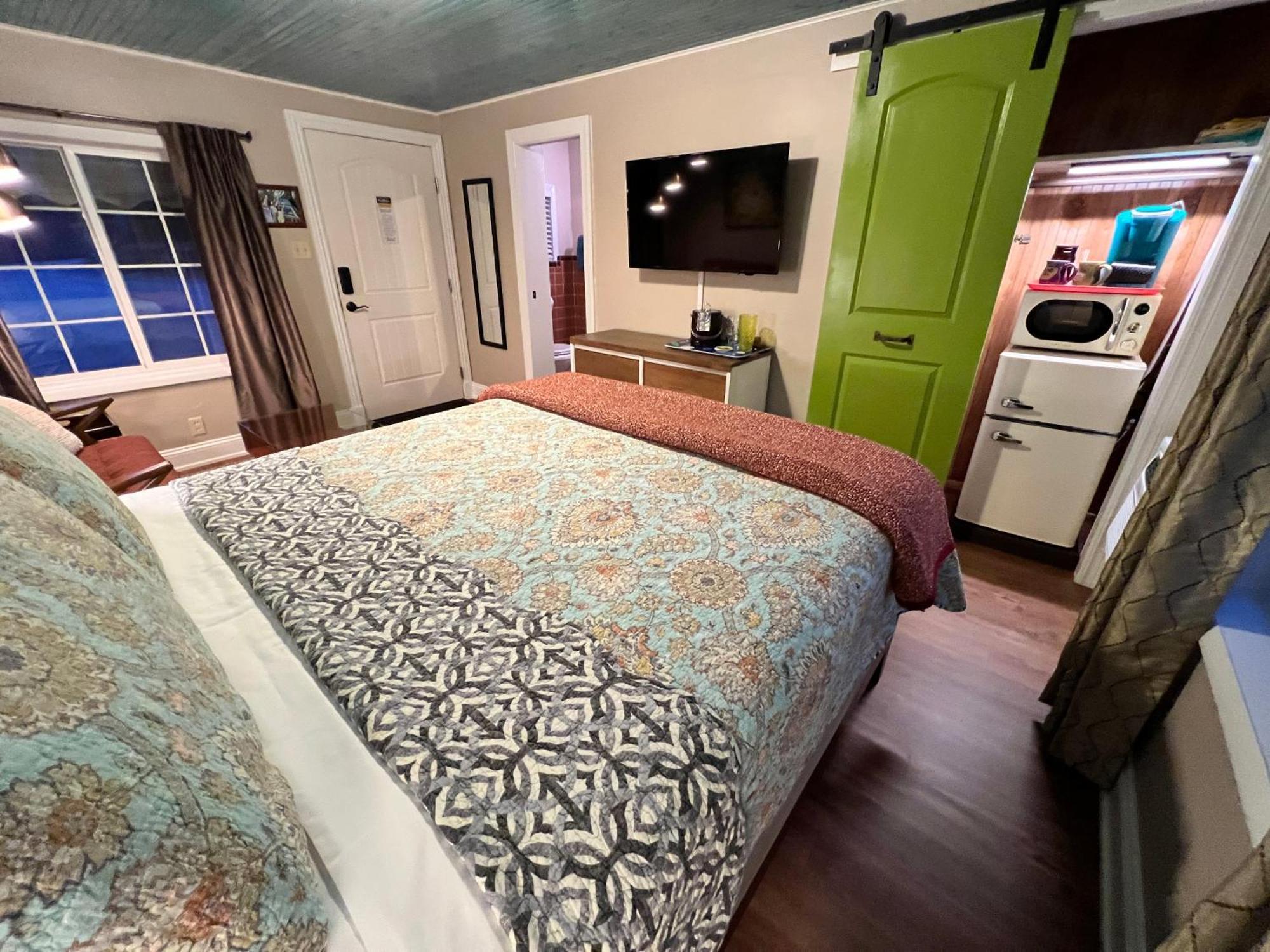 Sherwood Court Cottages & Guest Rooms Eureka Springs Exterior photo