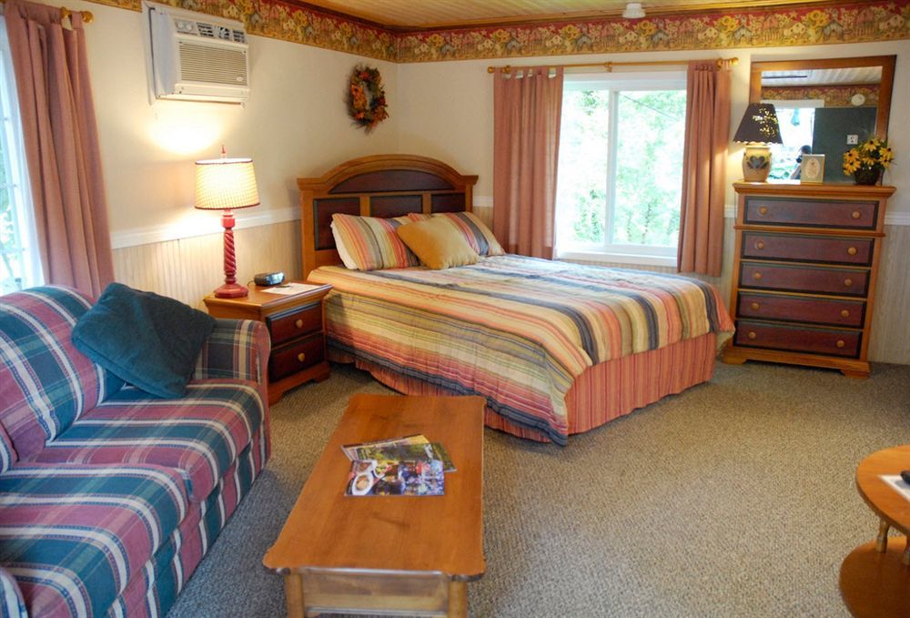 Sherwood Court Cottages & Guest Rooms Eureka Springs Exterior photo