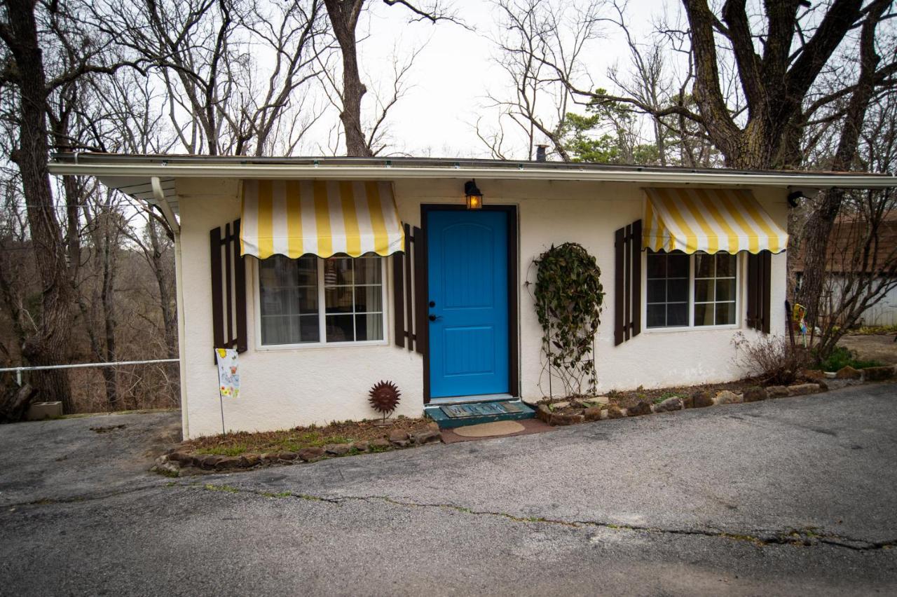 Sherwood Court Cottages & Guest Rooms Eureka Springs Exterior photo